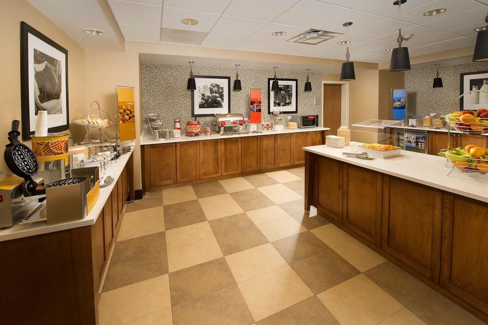 Hampton Inn & Suites Baltimore/Woodlawn Екстер'єр фото