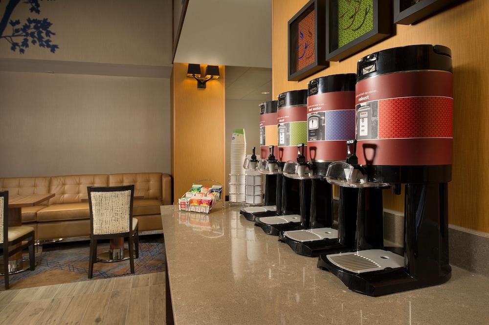 Hampton Inn & Suites Baltimore/Woodlawn Екстер'єр фото