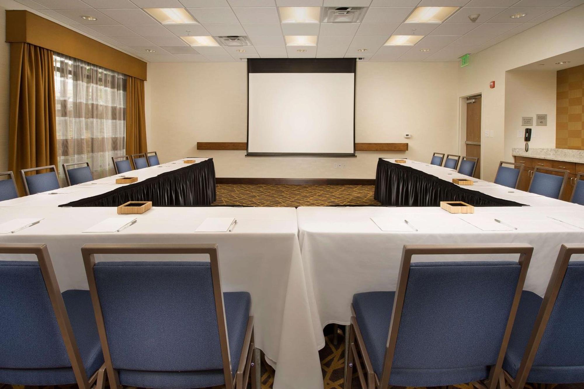 Hampton Inn & Suites Baltimore/Woodlawn Екстер'єр фото